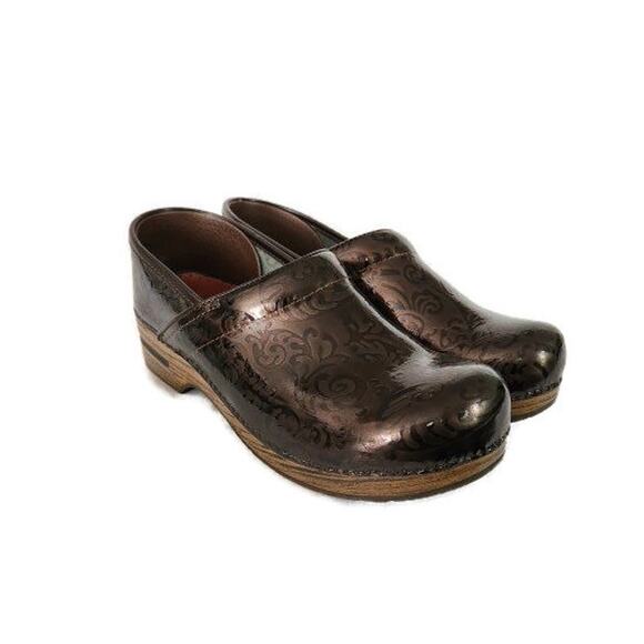 Dansko Professional Women's Brown Patent Leather Floral Paisley Clogs 11 - Picture 1 of 6